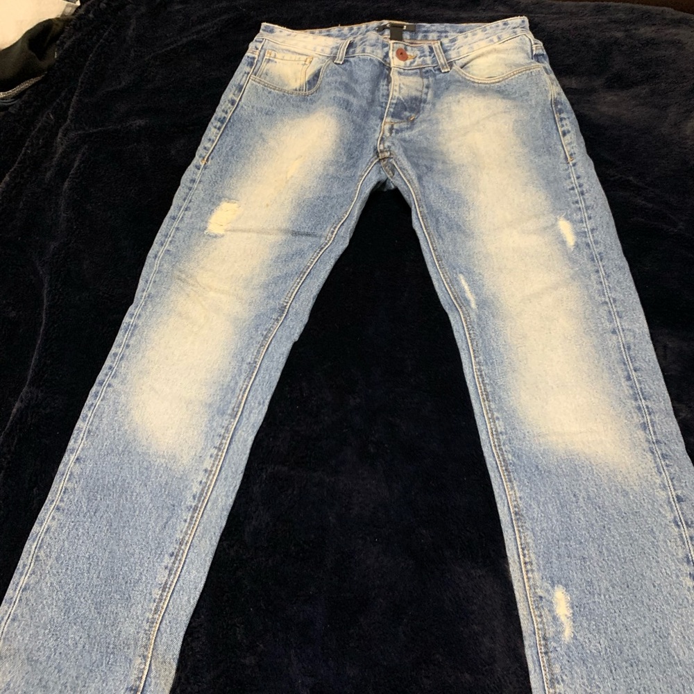 Distressed Men’s skinny jeans